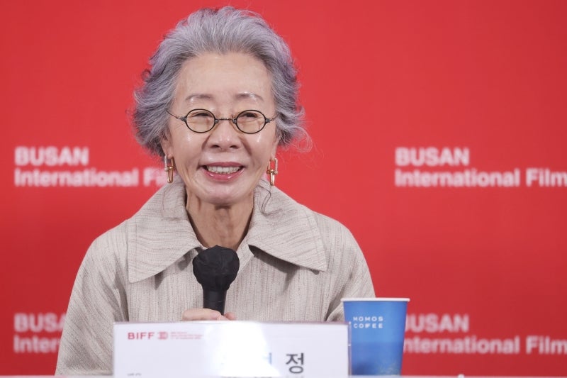 배우 윤여정, 美 최고 방송시상식 에미상 여우조연상 후보에