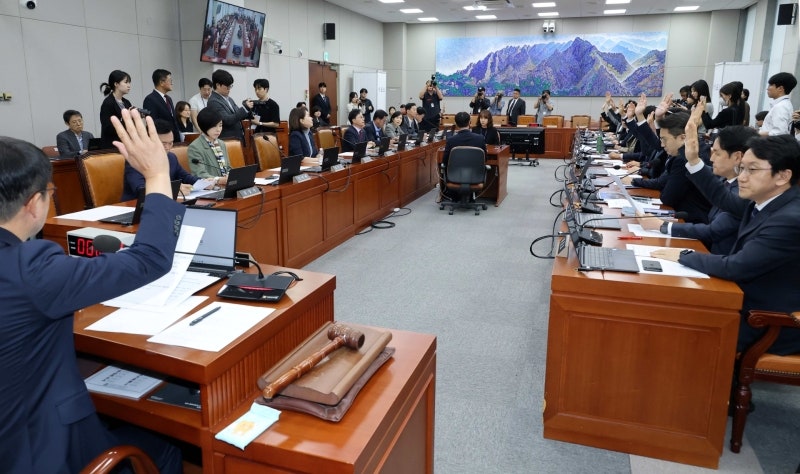 국회 운영위, "전두환, 12·3 내란 아냐" <b>김태규 제명 촉구안</b> 의결…국힘...
