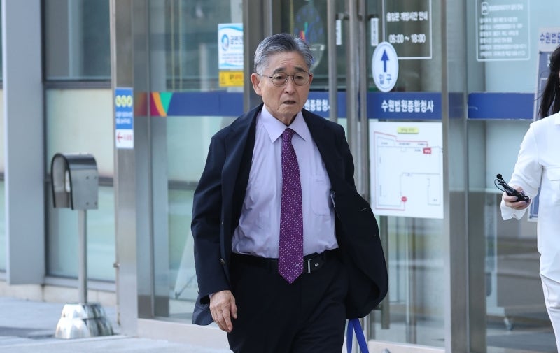 '5·18 북한군 개입' 또 허위사실 유포한 <b>지만원 구속</b>