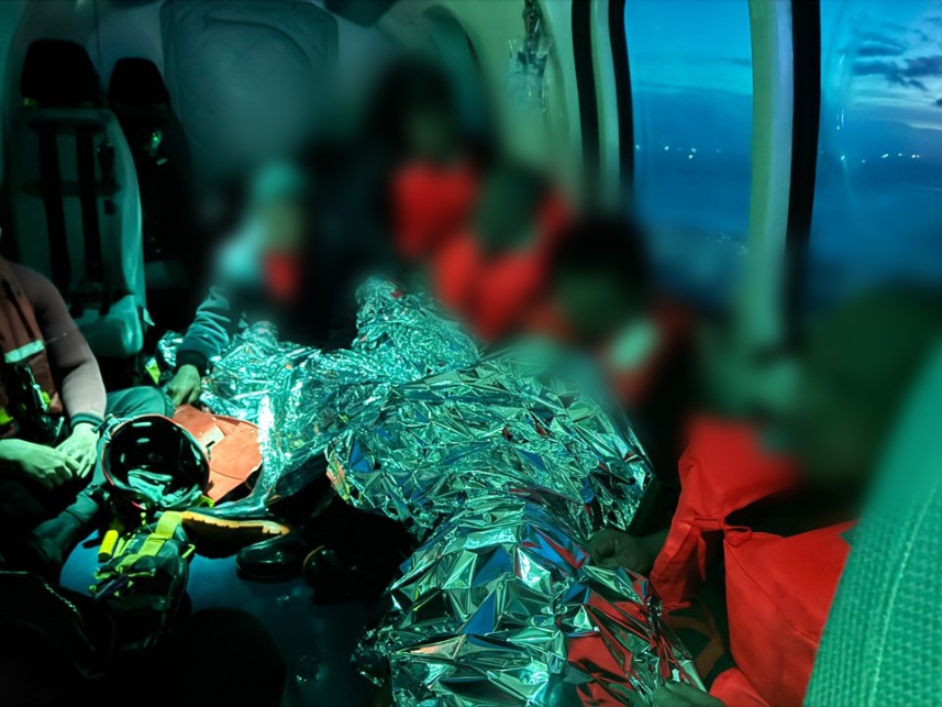 어제(12일) 제주해경에 의해 구조된 선원들 (제주해경 제공)