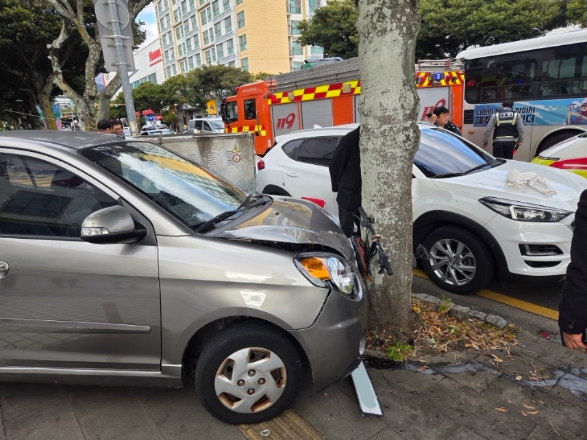급발진 주장 사고 현장 (제주도 소방안전본부)