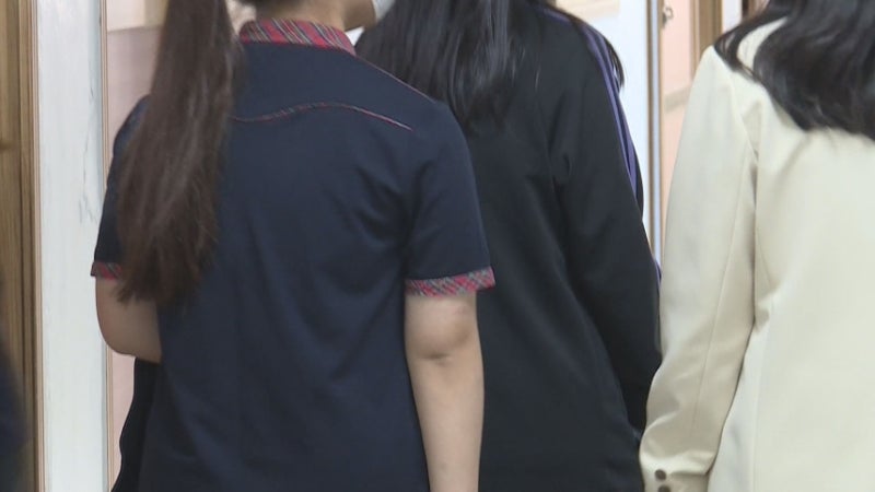 이 대통령 "교복값 60만원 육박 '등골 브레이커'…가격 적정성 살펴봐달라"