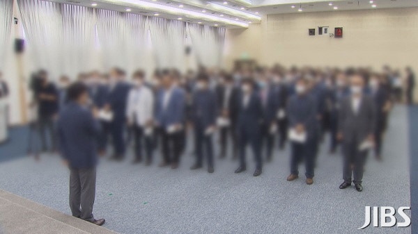 "작년보다 1만명 더 뽑아".. 지방공무원 경쟁률 5년내  최저치
