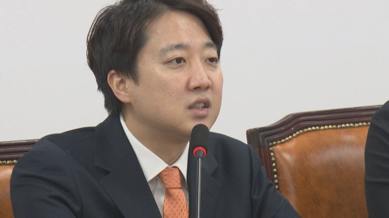 이준석 "노 전 대통령 조롱, 품격 있는 행동 아니어도 한 세대 싸잡아 일베몰이 말아야"