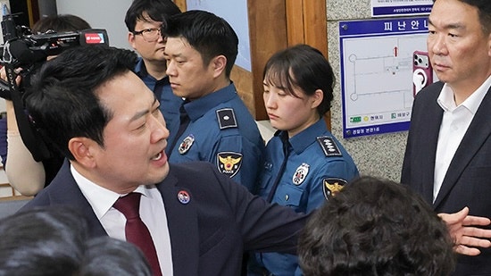 “이성 상실”·“이미 지도력 잃었다”… 장동혁 향한 당내 공개  성토