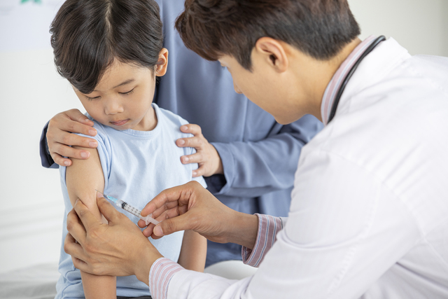 질병관리청은 9월22일부터 내년 4월30일까지 2025~2026절기 인플루엔자(독감) 국가예방접종을 할 계획이다. 인플루엔자 국가예방접종은 주소지와 관계없이 가까운 위탁의료기관이나 보건소에서 할 수 있다. 사진은 기