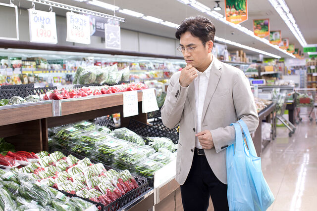 고물가로 커피,육류,빵 등이 비싸지자 일각에서‘값싼 수입산을 늘려야 한다’는 주장을 펼쳤지만,<a href=