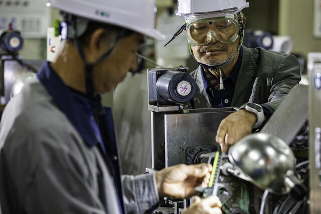중장년층이 주요 기술 분야에서 자격 수준을 단계적으로 높이거나 연계 자격을 함께 취득할 경우 경력 향상과 함께 월 평균 임금이 뚜렷하게 상승하는 것으로 나타났다.사진은 기사의 특정 사실과 관련 없음.클립아트코리아