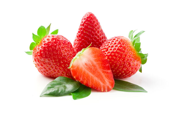 겨울 딸기 100ｇ에는 비타민C가 80~100㎎이 들어 있어 면역력 강화에 탁월하다.클립아트코리아