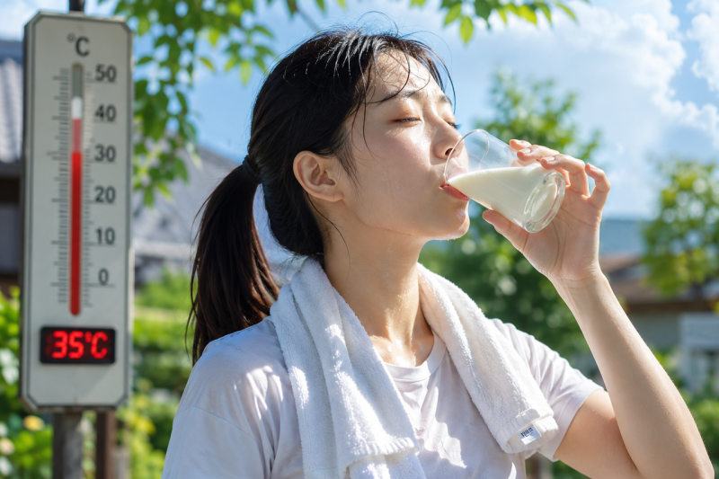 여름철 우유 한잔의 힘…“물보다 몸속 수분 오래 잡아”