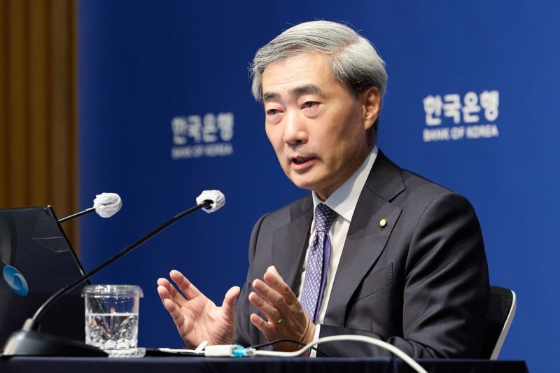 떨고 있는 개미 향해…한은 “국내 주가 추세적 하락 가능성 제한적”