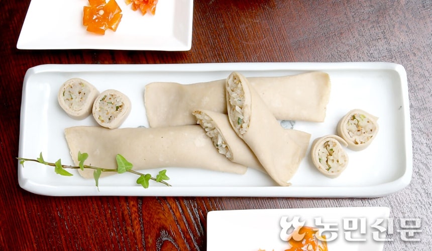 메밀을 이용하여 만든 제주 향토음식 ‘빙떡’. 농민신문DB