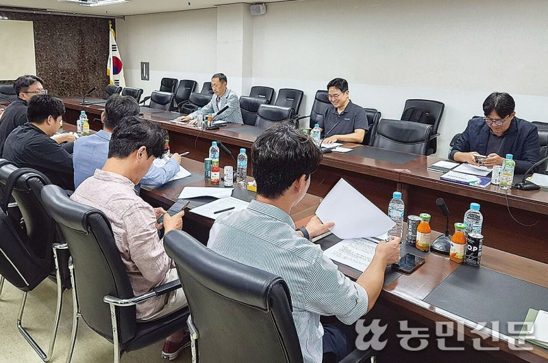 “동물복지 증진·방역 강화 위해 축사 증개축 허용해야”