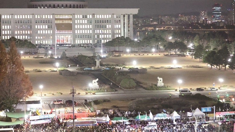 경찰이 12·3 비상계엄에 적극적으로 개입했다는 비판을 받고 있다.[사진｜뉴시스] 