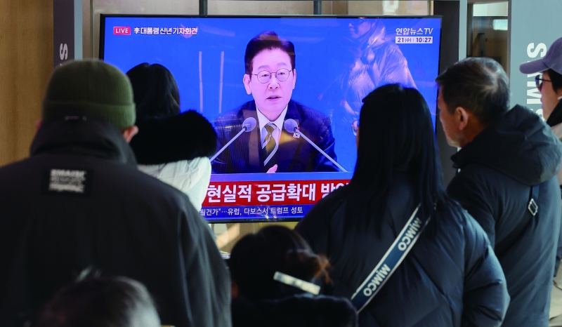 증시는 연일 최고치를 경신하고 있지만 실물경제는 냉랭하다.정부가 나서 한국 경제가 새 성장엔진을 장착할 수 있는 생태계를 조성해야 한다.[사진 | 뉴시스]