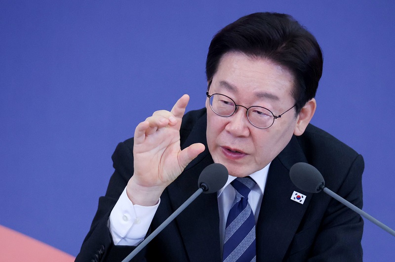 이재명 대통령이 전쟁이 장기화할 것을 대비해 추가경정 예산 편성이 필요하다고 말했다.[사진｜연합뉴스]