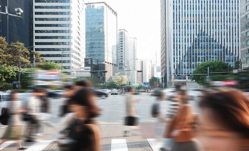 제발 존엄만은 침해받지 않기를… [이지은의 신간]