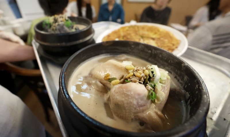 삼계탕 한 그릇 가격이 2만원에 육박하고 있다.[사진｜뉴시스]