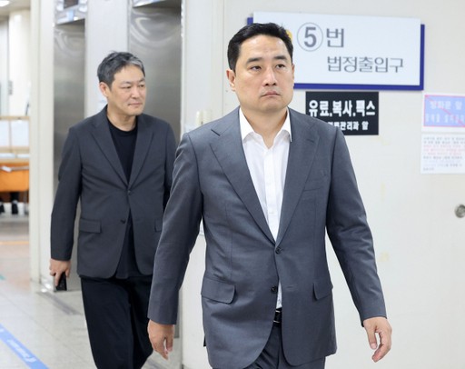 '지방선거 금품 제공' <b>강용석</b>, 집행유예…김세의, 벌금형