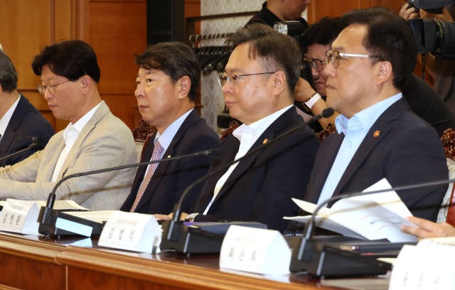 의사 수급 논의 기구 올해 출범...2026년 <b>의대 정원 논의</b> 가능