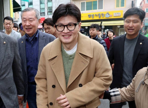 [속보] <b>한동훈</b> 복귀 “보훈·안보 목숨처럼 여기는 <b>정치</b> 하겠다”