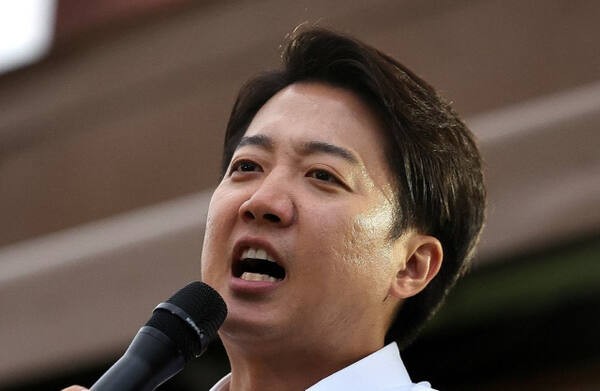<b>이준석</b>, '젓가락' 발언 여파…'<b>제명</b> 청원' 하루 만에 10만명 돌파