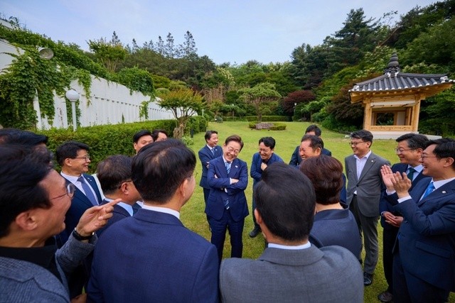 <b>이재명</b> 대통령 “<b>원팀 정신</b>으로 진짜 대한민국 향해 나아가겠다”