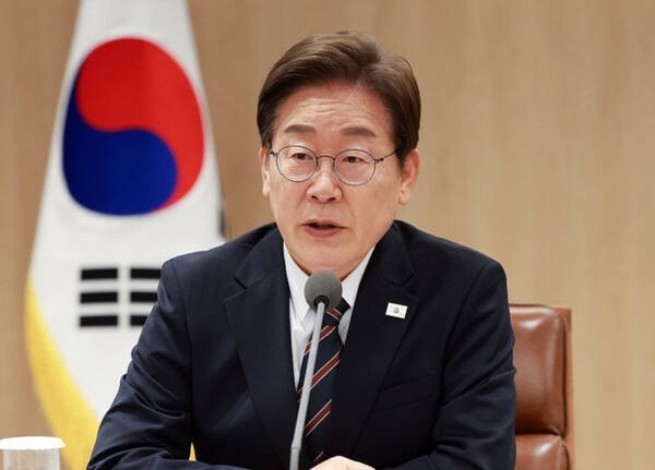 [속보] 이재명 대통령 "<b>남북</b> 적대행위 중단…<b>대화 채널</b>부터 <b>복구</b>"