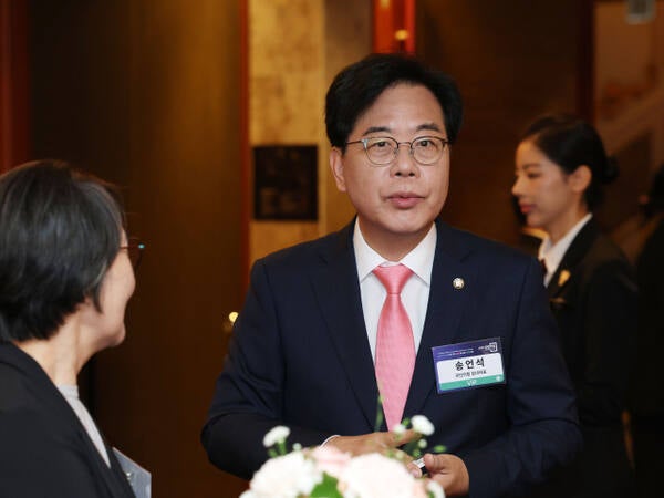 [속보] 송언석 "<b>김민석</b>, 의혹 첩첩산중 쌓이기만…사퇴해야”