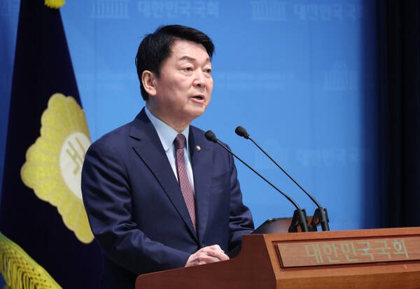 <b>안철수</b> "이 대통령과 <b>김경수 전과자</b>끼리 붙어…참담한 현실"