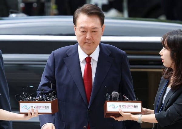 [속보] <b>윤석열</b> 구속심사 6시간40분만에 종료…<b>서울구치소</b>로 이동