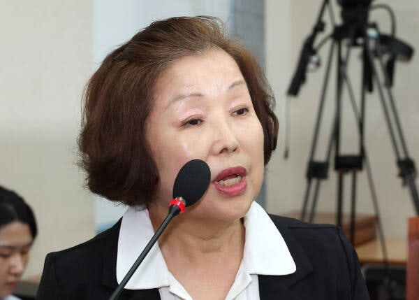 <b>리박스쿨</b> <b>손효숙</b> “역사 왜곡 안했다…전두환은 공과가 있는 대통령”