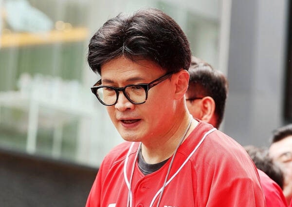 <b>한동훈</b> "강선우, '<b>갑질</b> 제보' 보좌진 고소?…최악 <b>갑질</b>"