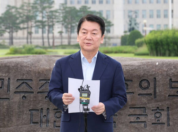 <b>내란</b>특검, <b>안철수</b> 출석 요청…‘정치 폭거’ <b>반발</b>에 재반박