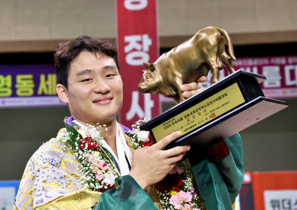 수원시청 김기수, 영동국악엑스포<b>씨름</b> 금강급 ‘정상’