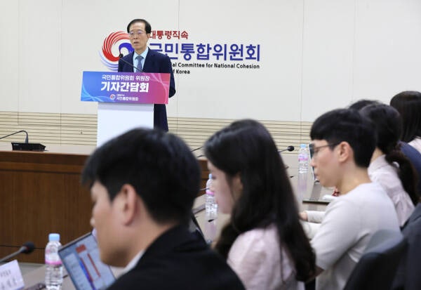 이석연 “<b>조희대 청문회</b> 요건도 안 돼…국회 성급한 강행 이해 불가”