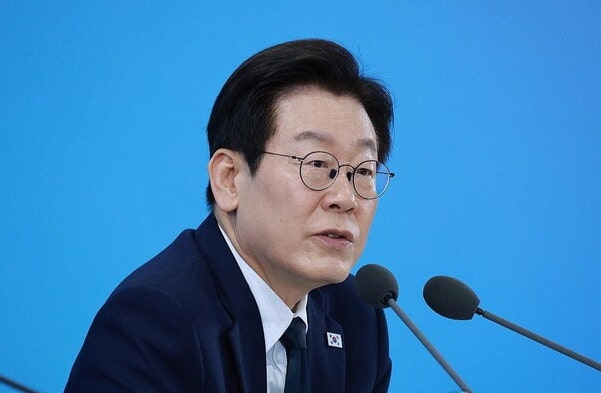 李대통령 “<b>수험생</b>들 행운이 함께하길…실수 해도 끝 아냐”
