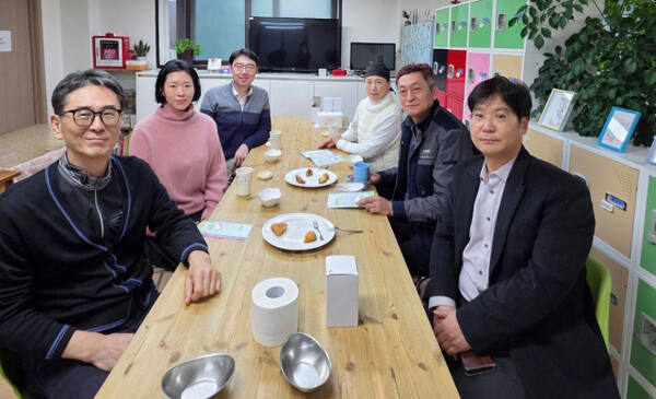 ̿  ȸ 27  뱸 û Ƶ͡ ũ 1   ϰ Կ ϰ ִ. ̿  