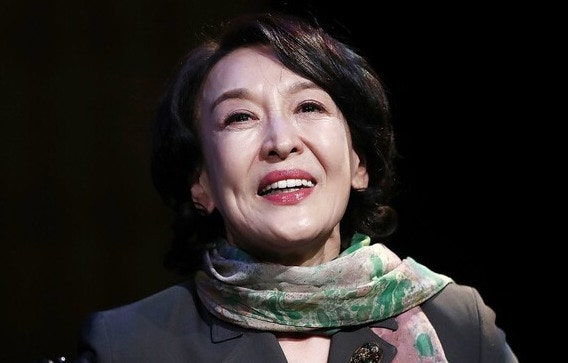 故<b>윤석화</b> 마지막 길, 대학로서 배웅…한예극장 마당서 <b>노제</b>