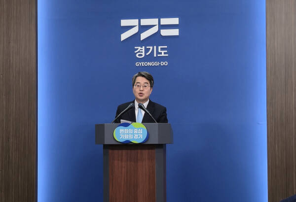 14일 김동연 경기도지사가 경기도청 브리핑룸에서 기자회견을 열고 ‘서울시 시내버스 파업에 따른 경기도 비상수송대책’을 발표하고 있다. 이진기자