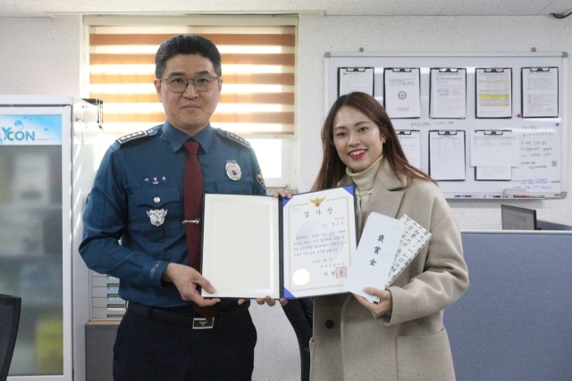 ������ �ȼ���������(����)�� 3�� ���̽��ǽ� ���ظ� ���� ��������� ������� �ݷ����� �����ߴ�. �ȼ������� ����