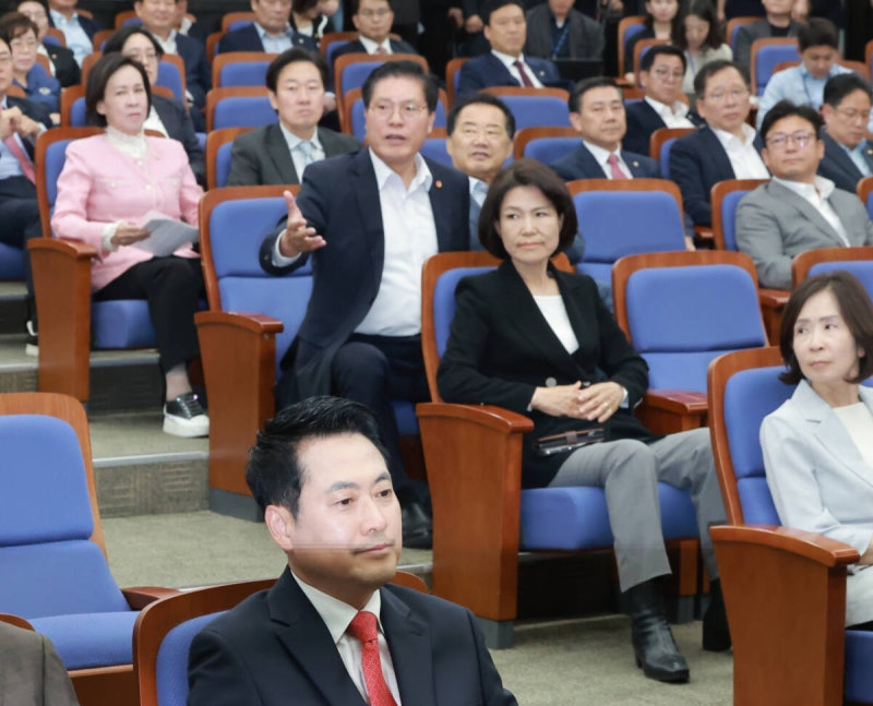 '사퇴 압박' 장동혁 입원…"단식 후유증에 지방선거 강행군 겹쳐"
