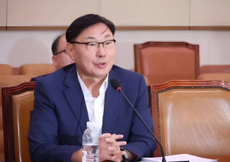 ‘연어 술 파티’ 이화영 징역 4개월…나머지는 무죄·기각