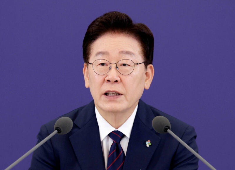 李 대통령 “정부가 기업 팔 비틀었다? CEO들이 이익 판단해 결단”