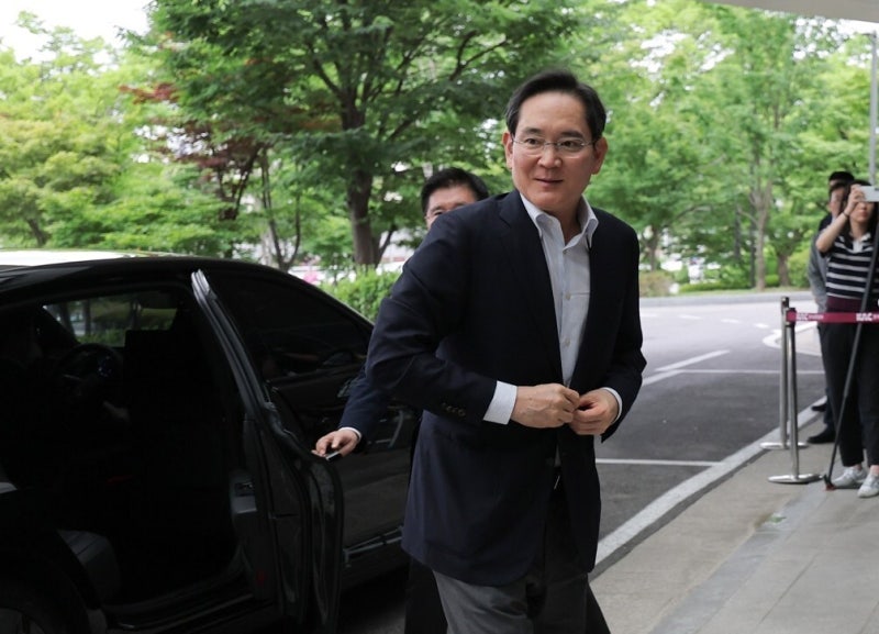 이재용, 20년 근무한 청소 노동자 부고에…홀로 빈소 찾은 사연