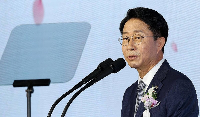 <b>조정식</b> 의장 “<b>개헌</b> 내년 본궤도…국민참여 플랫폼 구축”