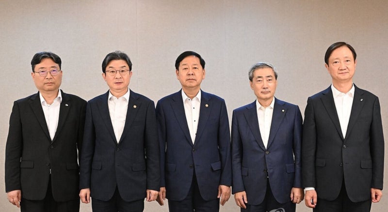 [속보] 금융당국 "단일종목 <b>레버리지</b> 개인별 투자한도로 총량관리"