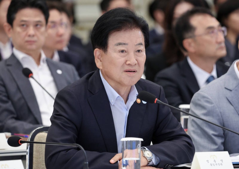 <b>정동영</b> "北 '주적' 청산해야"…李대통령 "정쟁 대상 될 수도, 신중해야...
