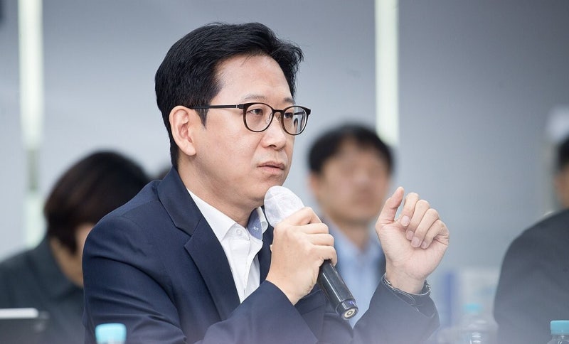 정부 '<b>모두의 AI</b>' <b>사업자</b>로 SKT·카카오·KT 선정