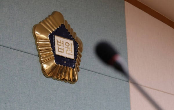 배우 <b>백일섭 사진</b> 20여 년 <b>무단 사용</b>…법원 "주방업체가 1억 배상"